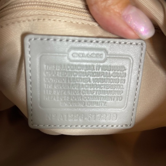 Coach White And Gray Soho  Lynn Hobo, Leather Shoulder Bag EUC with COA - Picture 5 of 16